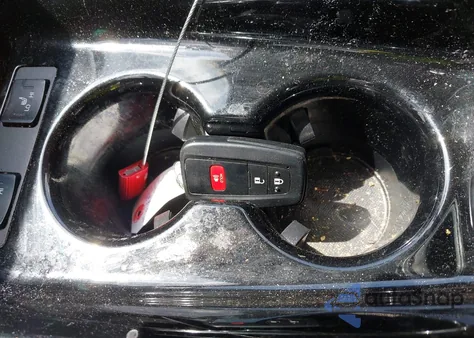 2019 Toyota Prius Xle z USA, uszkodzony, nr VIN JTDKARFU1K3073965